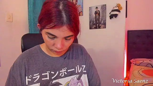 victoriaasaenz  online show from 01.05.25