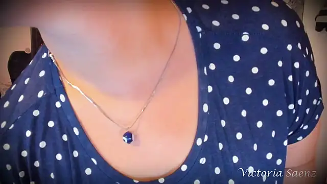 victoriaasaenz  online show from 02.25.25