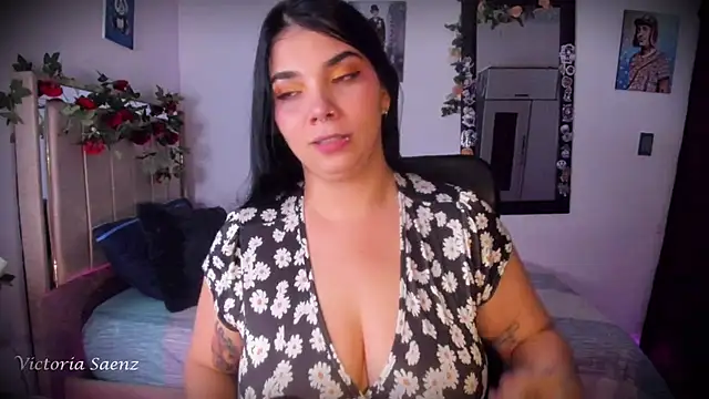 victoriaasaenz  online show from 07.23.26