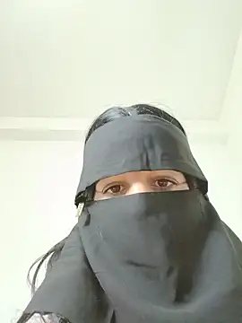 Snapshot of KHALIJIA-ARABIA-couple chatting on 11.20.25 KHALIJIA-ARABIA-couple online show from 11.20.25