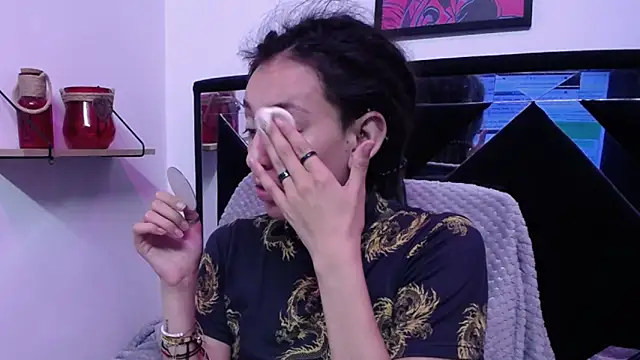 Snapshot of ORIANNA_BODMOD chatting on 12.31.24 ORIANNA BODMOD online show from 12.31.24