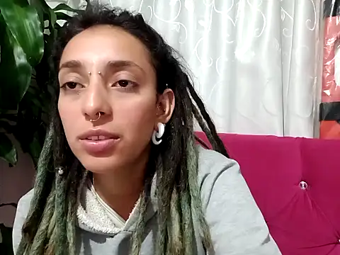 Snapshot of ORIANNA_BODMOD chatting on 02.01.25 ORIANNA BODMOD online show from 02.01.25