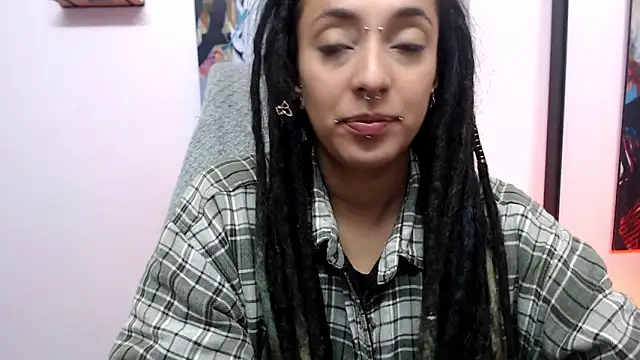 Snapshot of ORIANNA_BODMOD chatting on 04.22.26 ORIANNA BODMOD online show from 04.22.26