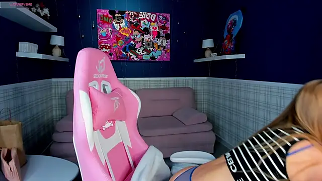 Barbie Lis online show from 01.20.25