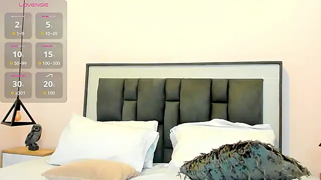 ZiaCalifa online show from 10.04.25