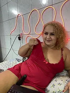 Snapshot of MinaBoss chatting on 02.06.25 MinaBoss online show from 02.06.25