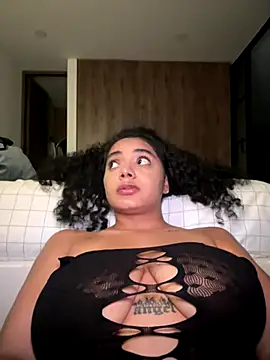 Snapshot of Mariecurl chatting on 12.06.24 Mariecurl online show from 12.06.24