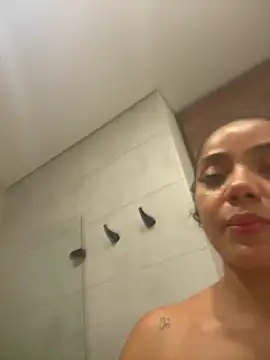 Snapshot of Mariecurl chatting on 12.14.24 Mariecurl online show from 12.14.24