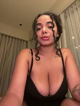 Snapshot of Mariecurl chatting on 01.10.25 Mariecurl online show from 01.10.25