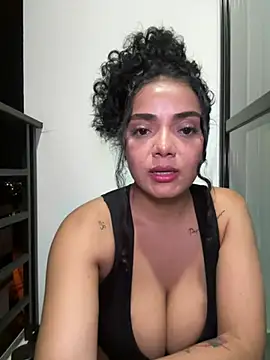 Snapshot of Mariecurl chatting on 02.20.25 Mariecurl online show from 02.20.25