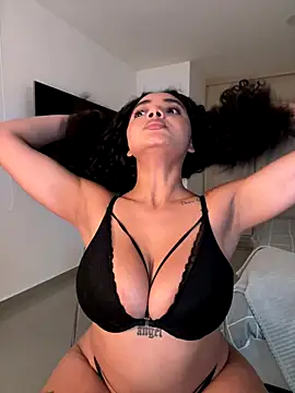 Snapshot of Mariecurl chatting on 09.13.25 Mariecurl online show from 09.13.25