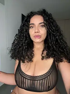 Snapshot of Mariecurl chatting on 05.16.26 Mariecurl online show from 05.16.26