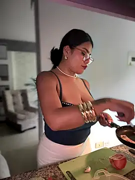 Insane Issa online show from 12.18.25