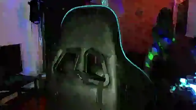 Snapshot of AngelaQueen_ chatting on 09.15.25 AngelaQueen online show from 09.15.25