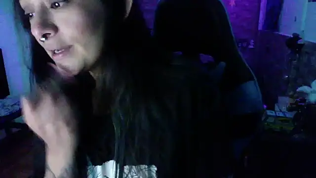 Snapshot of AngelaQueen_ chatting on 10.15.25 AngelaQueen online show from 10.15.25