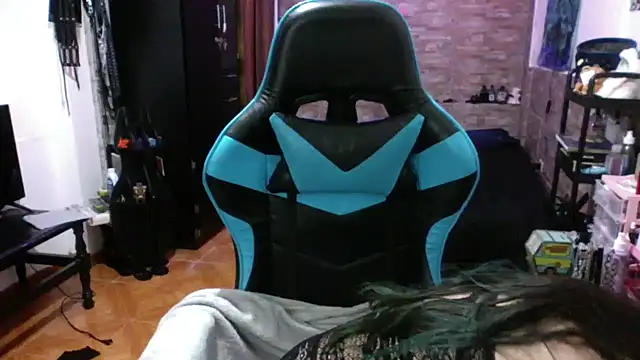 Snapshot of AngelaQueen_ chatting on 11.14.25 AngelaQueen online show from 11.14.25