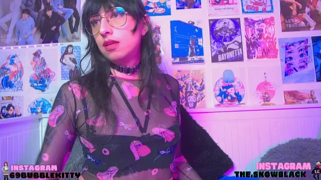 snowblack  online show from 03.21.25