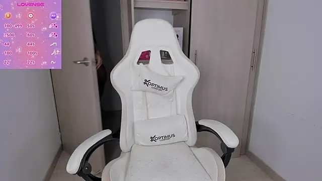 Snapshot of Channel-kox chatting on 02.14.25 Channel-kox online show from 02.14.25