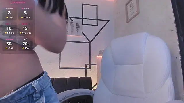 LunaBaker-1 online show from 01.14.25