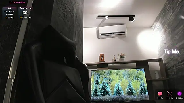 LunaBaker-1 online show from 12.02.25