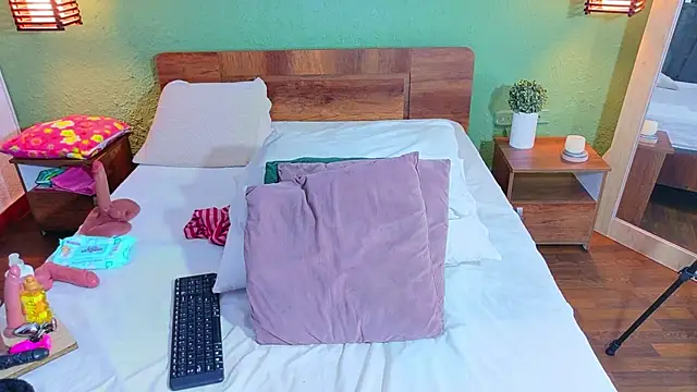 dannaahbrown online show from 04.19.26