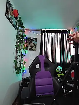 Snapshot of persefone_core chatting on 02.14.26 persefone core online show from 02.14.26