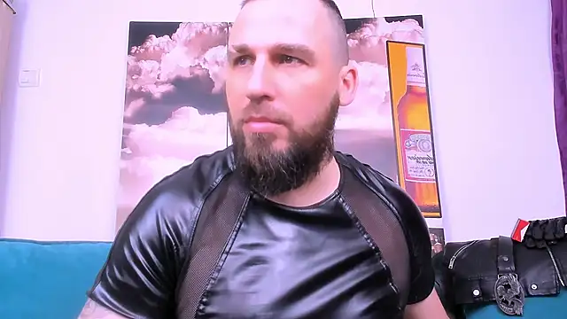 Snapshot of ArmandoSteel4u chatting on 03.08.25 ArmandoSteel4u online show from 03.08.25