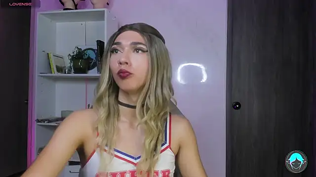 sofi elfqueen online show from 02.17.25