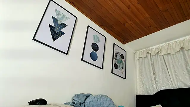 sam her online show from 10.06.25