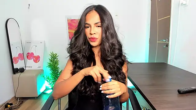 Snapshot of camille-rose chatting on 09.15.25 camille-rose online show from 09.15.25