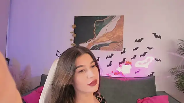 LauraCoy online show from 11.03.25