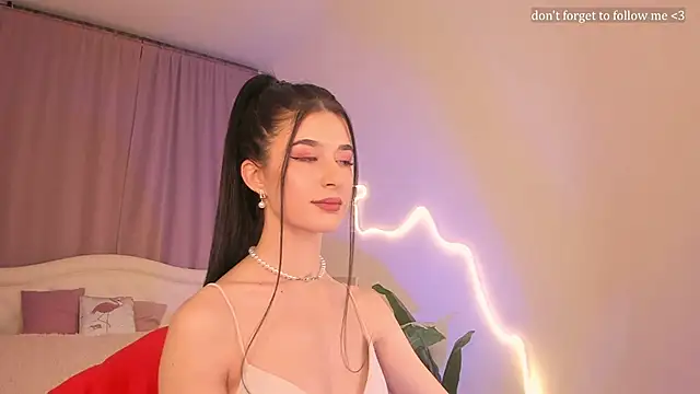 Snapshot of LauraCoy chatting on 02.28.26 LauraCoy online show from 02.28.26