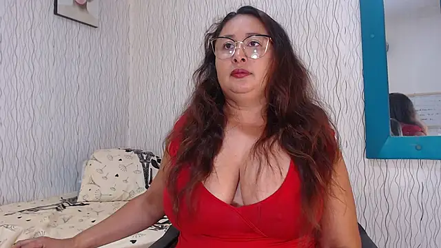 NadiaWhite online show from 03.14.25