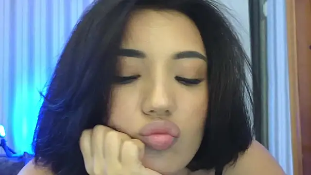 lily  foster online show from 09.12.25