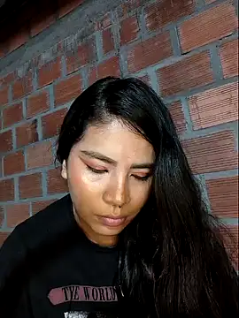 moncerrat luna online show from 12.28.24