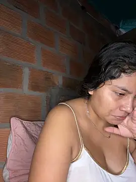 moncerrat luna online show from 02.04.25