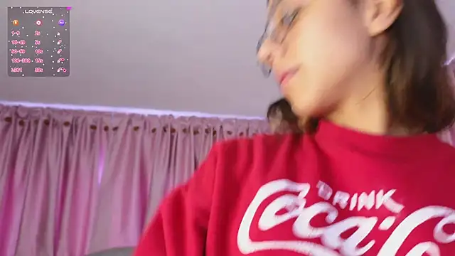 Emiily Scott1 online show from 02.06.25