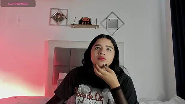 aliice walker  online show from 01.10.25