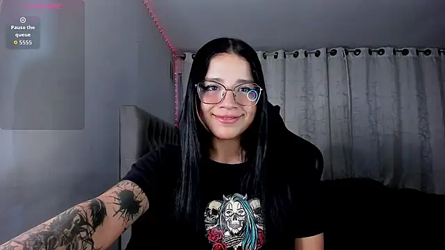 aliice walker  online show from 01.06.26