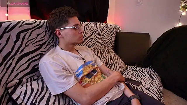 Snapshot of kisstarxxx chatting on 02.15.26 kisstarxxx online show from 02.15.26