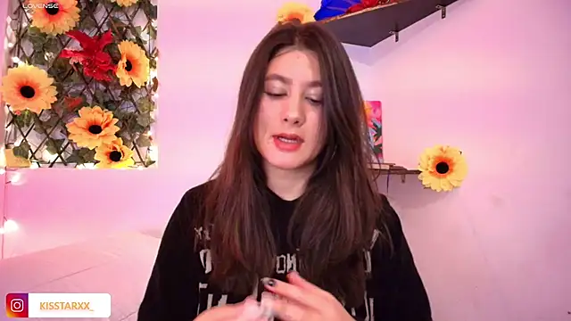 Snapshot of kisstarxxx chatting on 02.20.26 kisstarxxx online show from 02.20.26