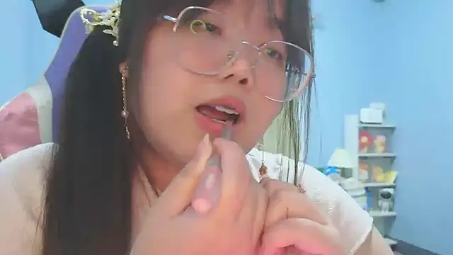 ANNELIESE  online show from 09.20.25
