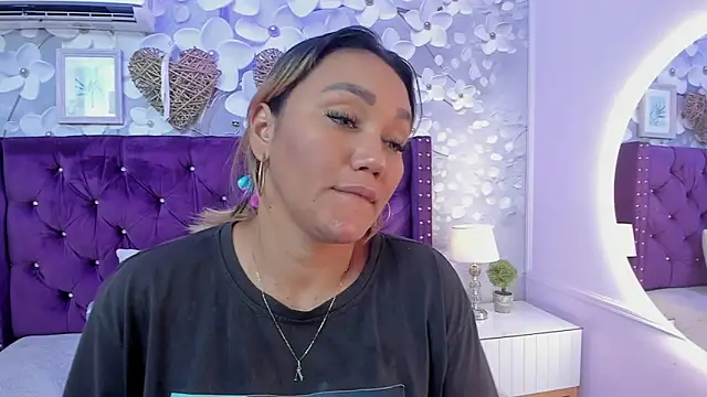 Snapshot of dalila_salazar chatting on 06.27.26 dalila salazar online show from 06.27.26