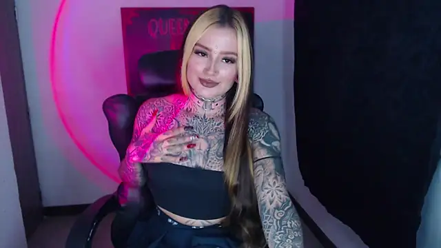 Snapshot of Anaii_Gomez chatting on 02.17.25 Anaii Gomez online show from 02.17.25