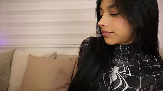 Snapshot of Ariadna5 chatting on 12.23.24 Ariadna5 online show from 12.23.24