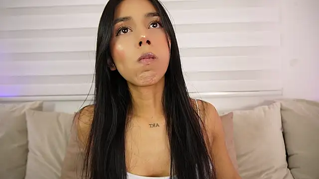 Snapshot of Ariadna5 chatting on 02.06.25 Ariadna5 online show from 02.06.25