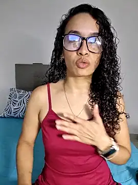 Snapshot of angela__98 chatting on 04.10.26 angela 98 online show from 04.10.26