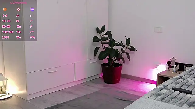 Snapshot of YourSweetSinn chatting on 09.24.25 YourSweetSinn online show from 09.24.25