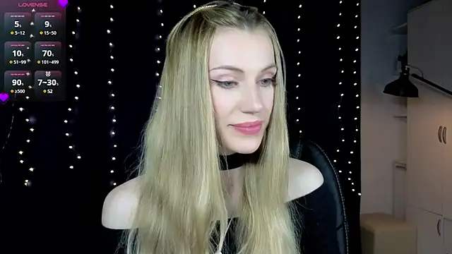 Lilianna Just online show from 02.25.25