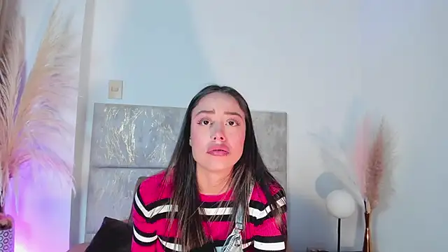 NoraDasilva online show from 02.05.25